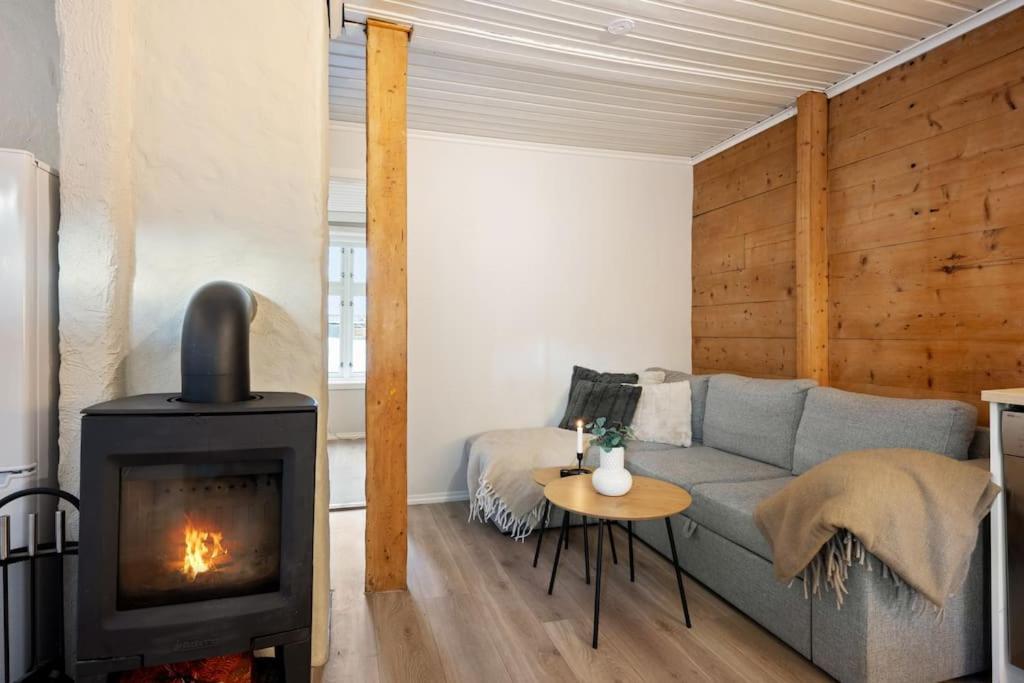 Central Apartment With Balcony, Self-Check In & Private Entrance Bergen Ngoại thất bức ảnh